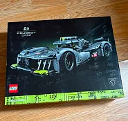 LEGO Technic PEUGEOT 9X8 24H Le Mans Hybrid Hypercar
